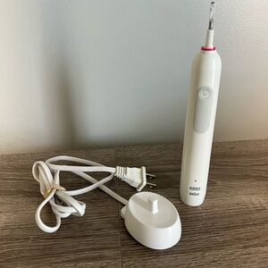 Oral B Electric Toothbrush